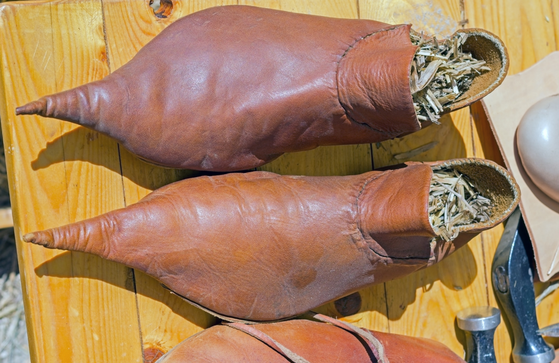 POINTED TOES: A FASHION TREND WITH DEEP HISTORICAL ROOTS AND SIGNIFICANT EFFECTS ON OUR FOOT 👠