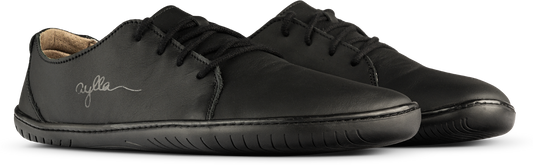 Black low-cut barefoot shoes