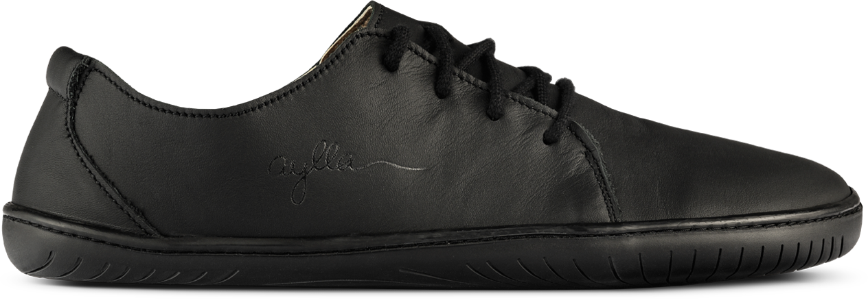 Black low-cut barefoot shoe