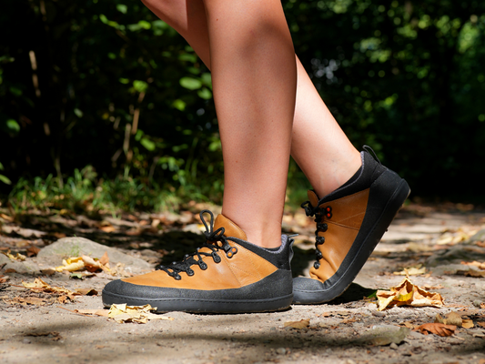 AYLLA BAREFOOT LOW TOP HIKING SHOES RUMI WOMENS - BROWN