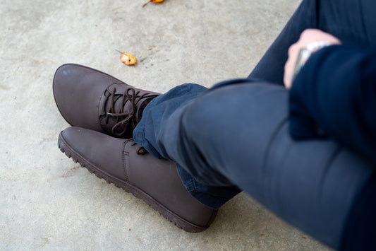 AYLLA BAREFOOT ANKLE CUT TIKSI WINTER MENS - DARK BROWN