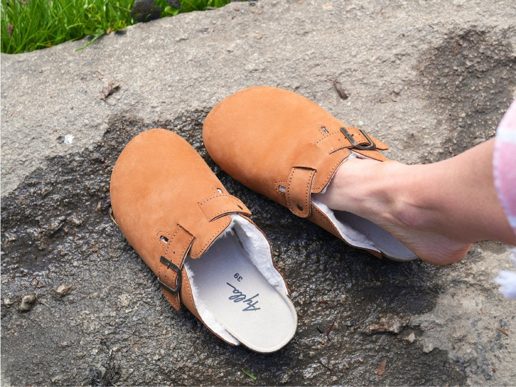 AYLLA BAREFOOT CLOGS TINKU WINTER UNISEX - HONEY