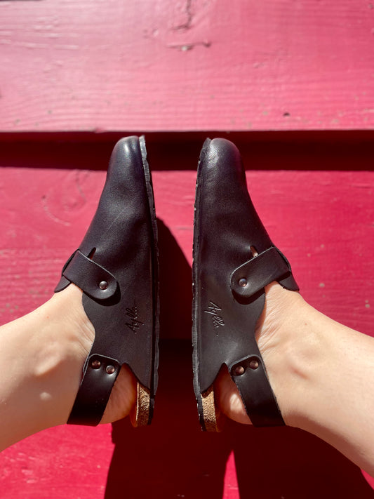 AYLLA BAREFOOT CLOGS TINKU SUMAQ UNISEX - BLACK